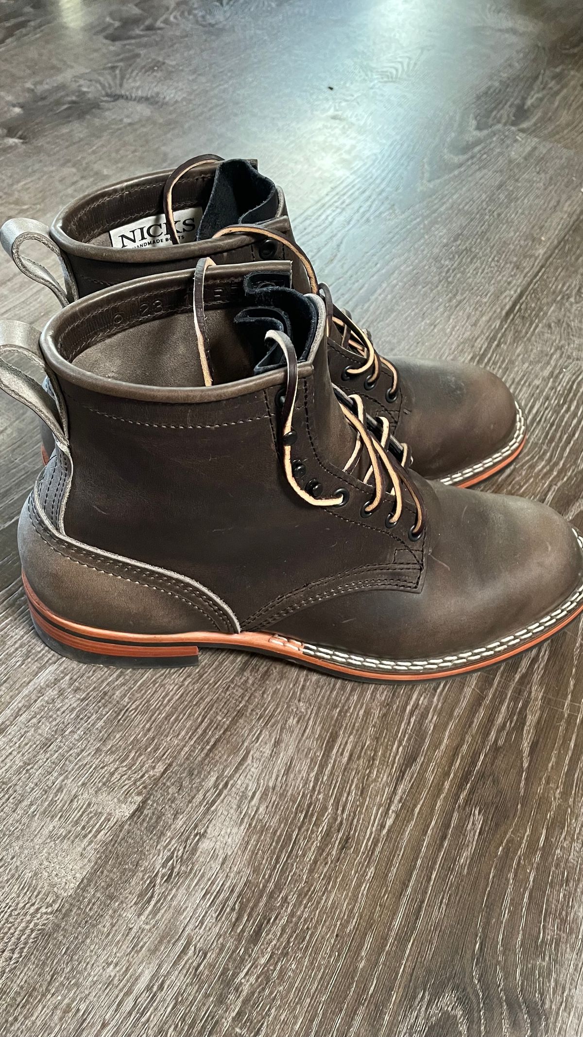 Photo by jayson_da_ruler on October 2, 2023 of the Nicks Falcon in Horween Charcoal Cypress.