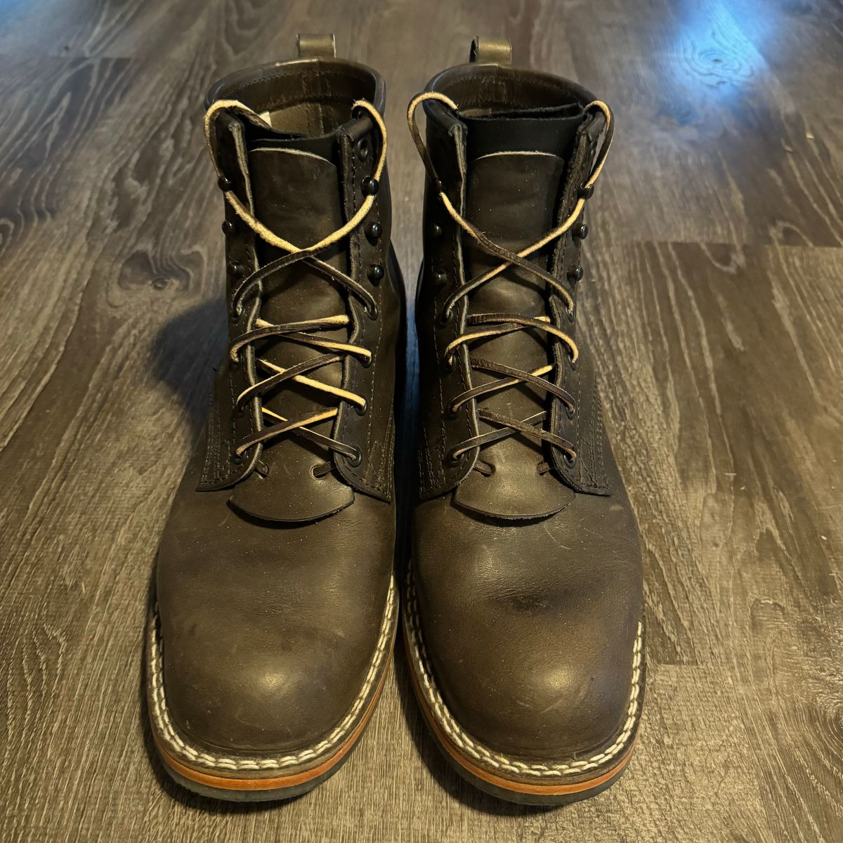 Photo by jayson_da_ruler on November 2, 2023 of the Nicks Falcon in Horween Charcoal Cypress.