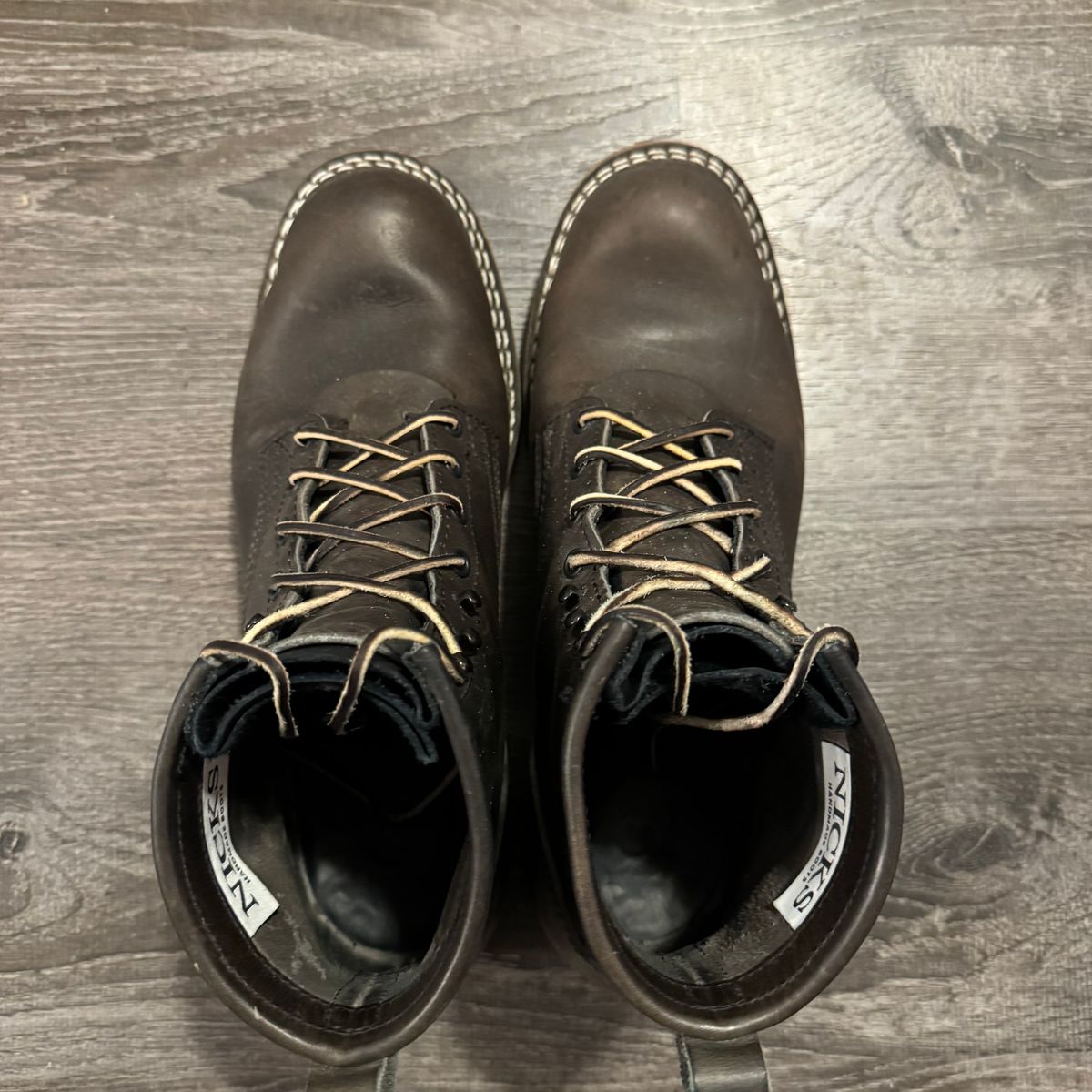 Photo by jayson_da_ruler on January 4, 2024 of the Nicks Falcon in Horween Charcoal Cypress.