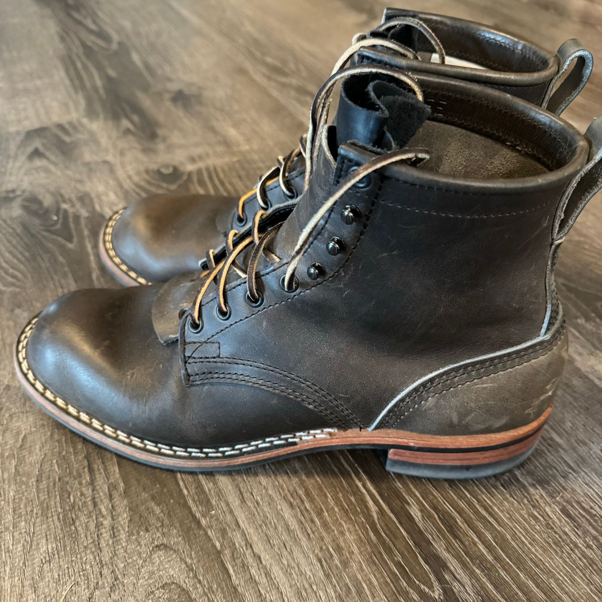 Photo by jayson_da_ruler on February 4, 2024 of the Nicks Falcon in Horween Charcoal Cypress.