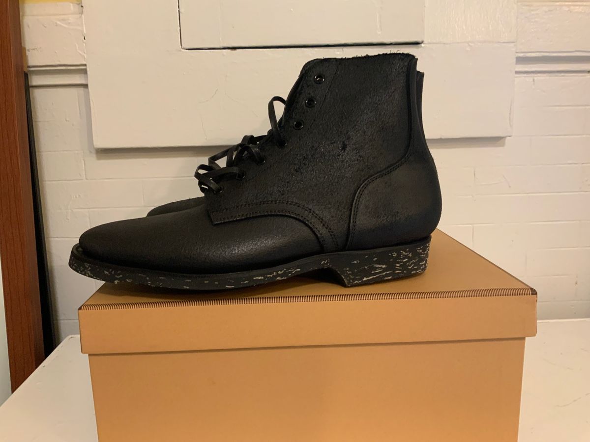 Photo by cozzie on November 1, 2024 of the Clinch Yeager Boots in Gustave Roughout Wax Pressed Black.