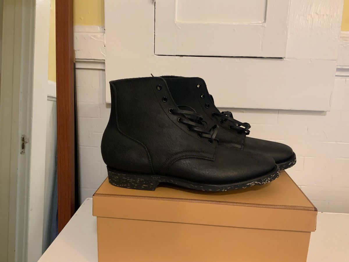 Photo by cozzie on November 1, 2024 of the Clinch Yeager Boots in Gustave Roughout Wax Pressed Black.