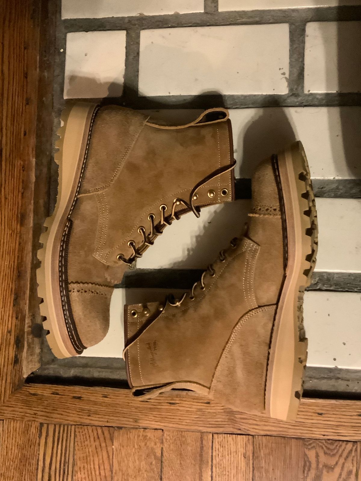 Photo by cozzie on October 8, 2023 of the Rolling Dub Trio Forester II Boot in Nakamura Sennosuke Shoten Dark Beige Suede.