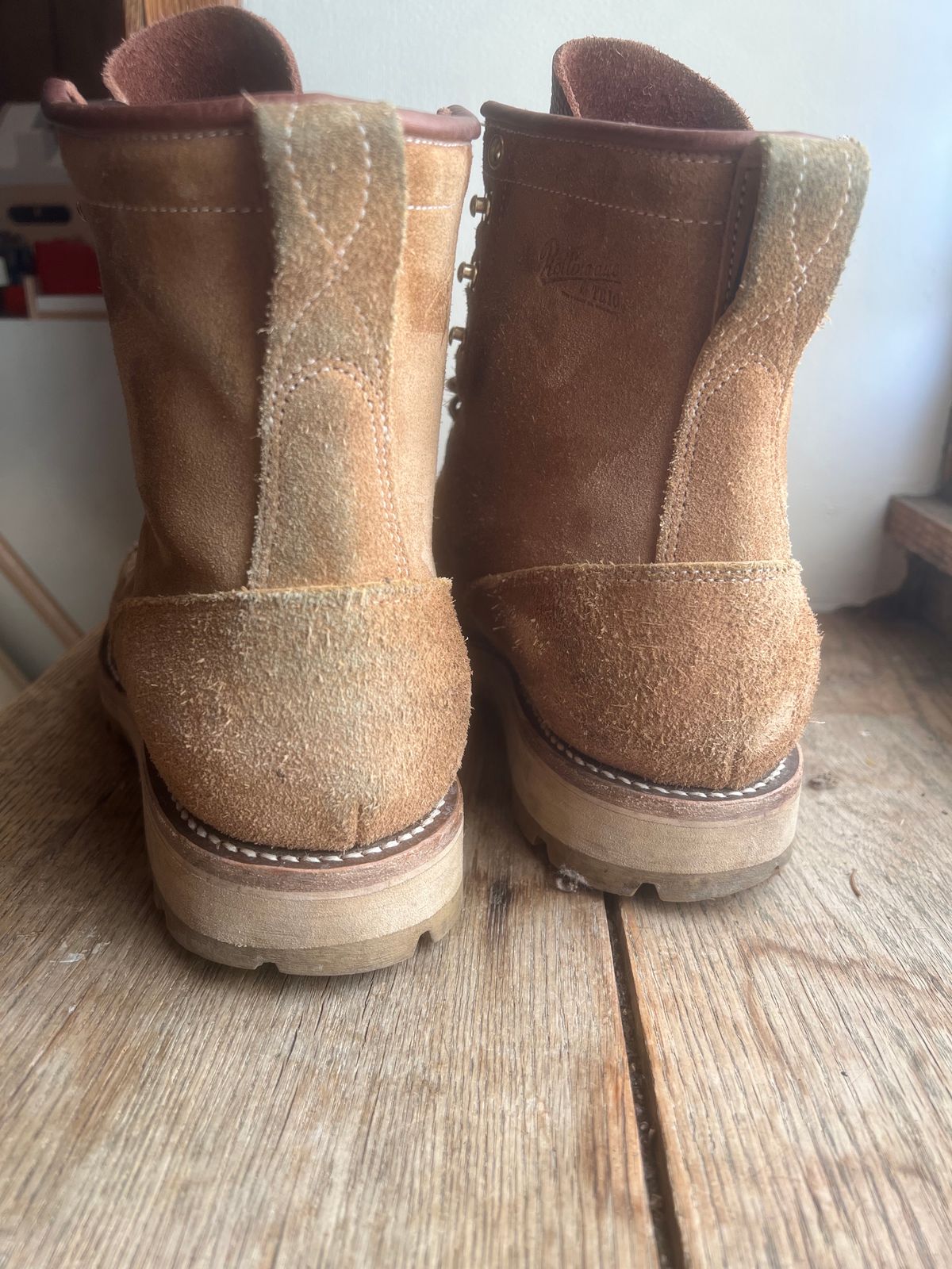 Photo by cozzie on November 3, 2023 of the Rolling Dub Trio Forester II Boot in Nakamura Sennosuke Shoten Dark Beige Suede.