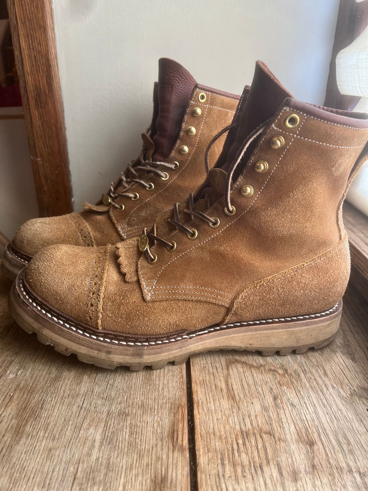 Photo by cozzie on November 3, 2023 of the Rolling Dub Trio Forester II Boot in Nakamura Sennosuke Shoten Dark Beige Suede.