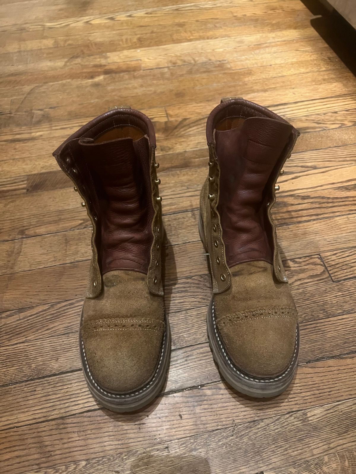 Photo by cozzie on December 6, 2023 of the Rolling Dub Trio Forester II Boot in Nakamura Sennosuke Shoten Dark Beige Suede.