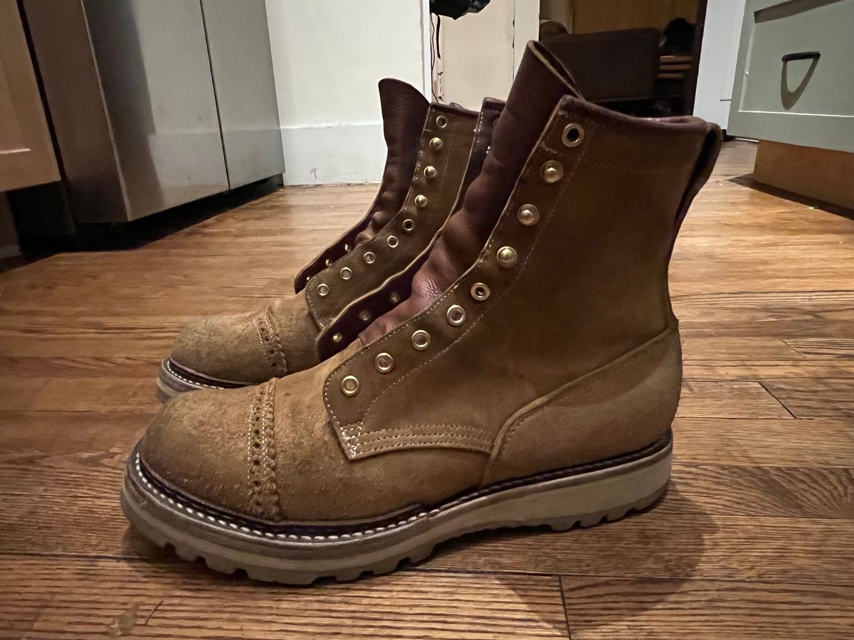 Photo by cozzie on December 6, 2023 of the Rolling Dub Trio Forester II Boot in Nakamura Sennosuke Shoten Dark Beige Suede.