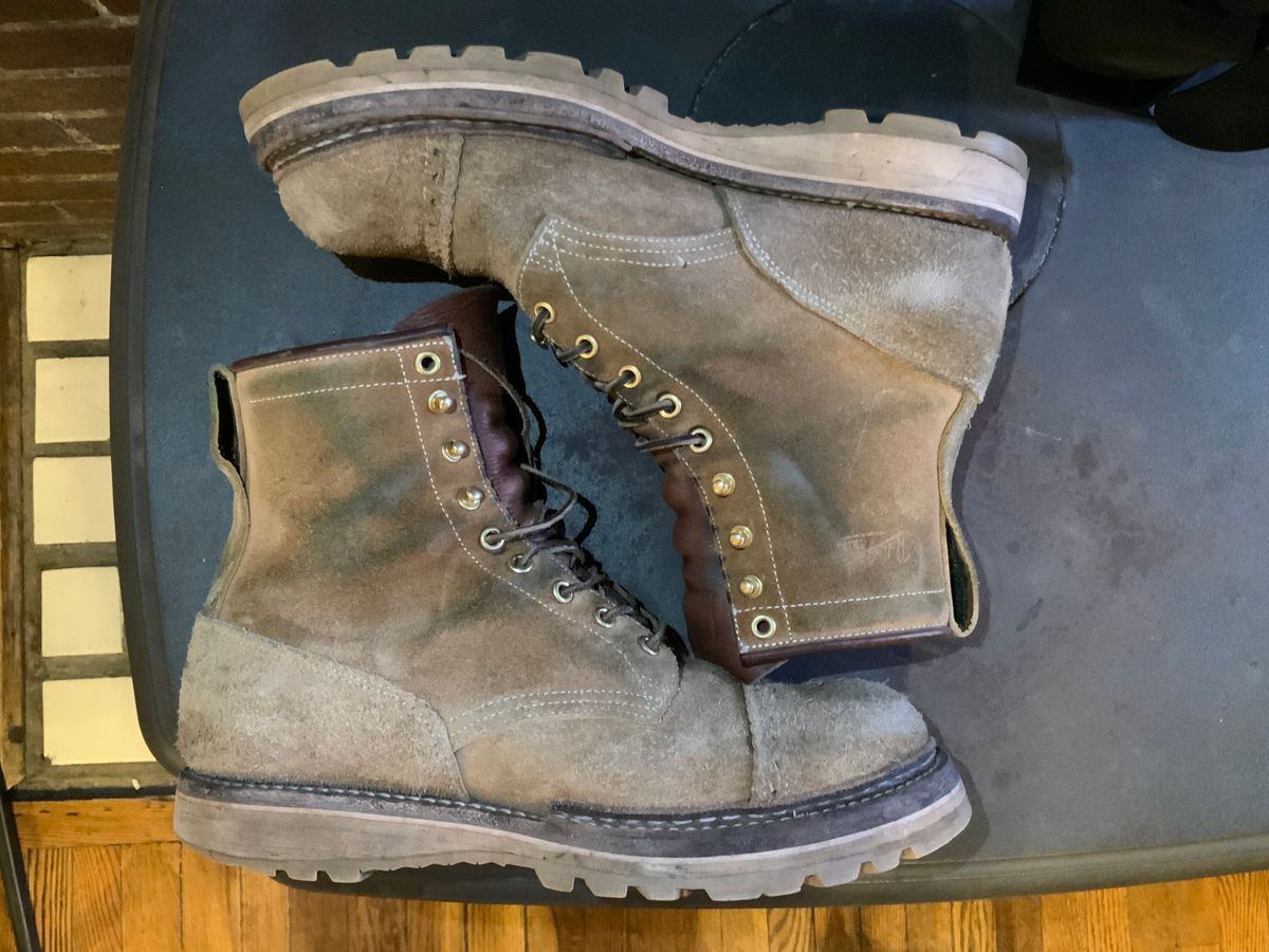 Photo by cozzie on March 6, 2024 of the Rolling Dub Trio Forester II Boot in Nakamura Sennosuke Shoten Dark Beige Suede.