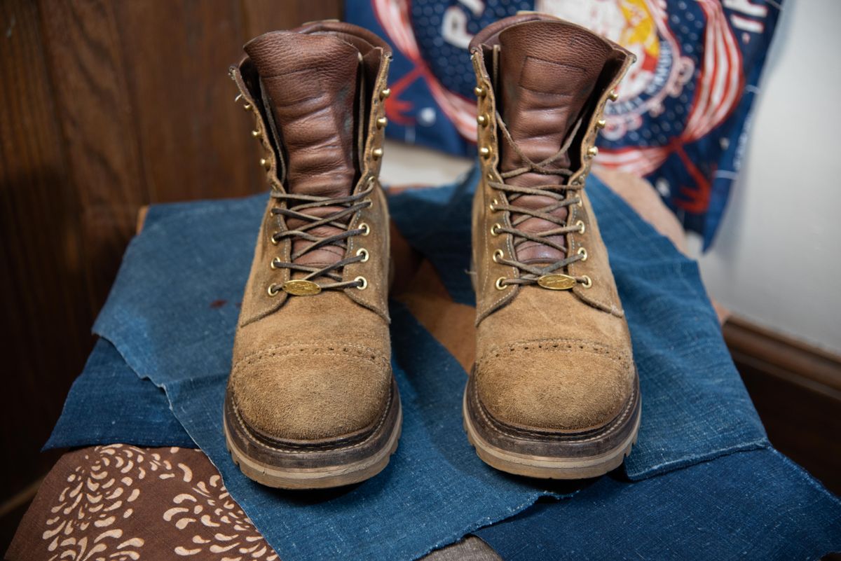 Photo by cozzie on April 6, 2024 of the Rolling Dub Trio Forester II Boot in Nakamura Sennosuke Shoten Dark Beige Suede.