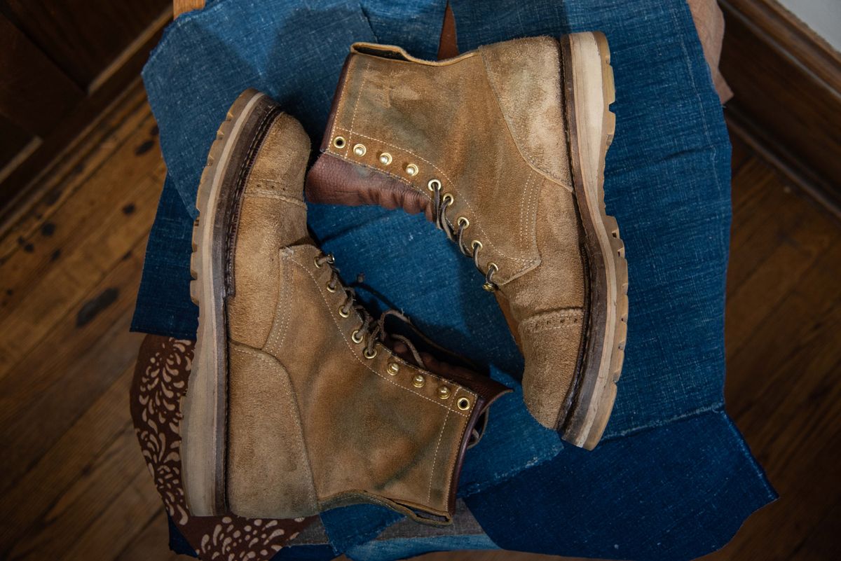 Photo by cozzie on April 6, 2024 of the Rolling Dub Trio Forester II Boot in Nakamura Sennosuke Shoten Dark Beige Suede.