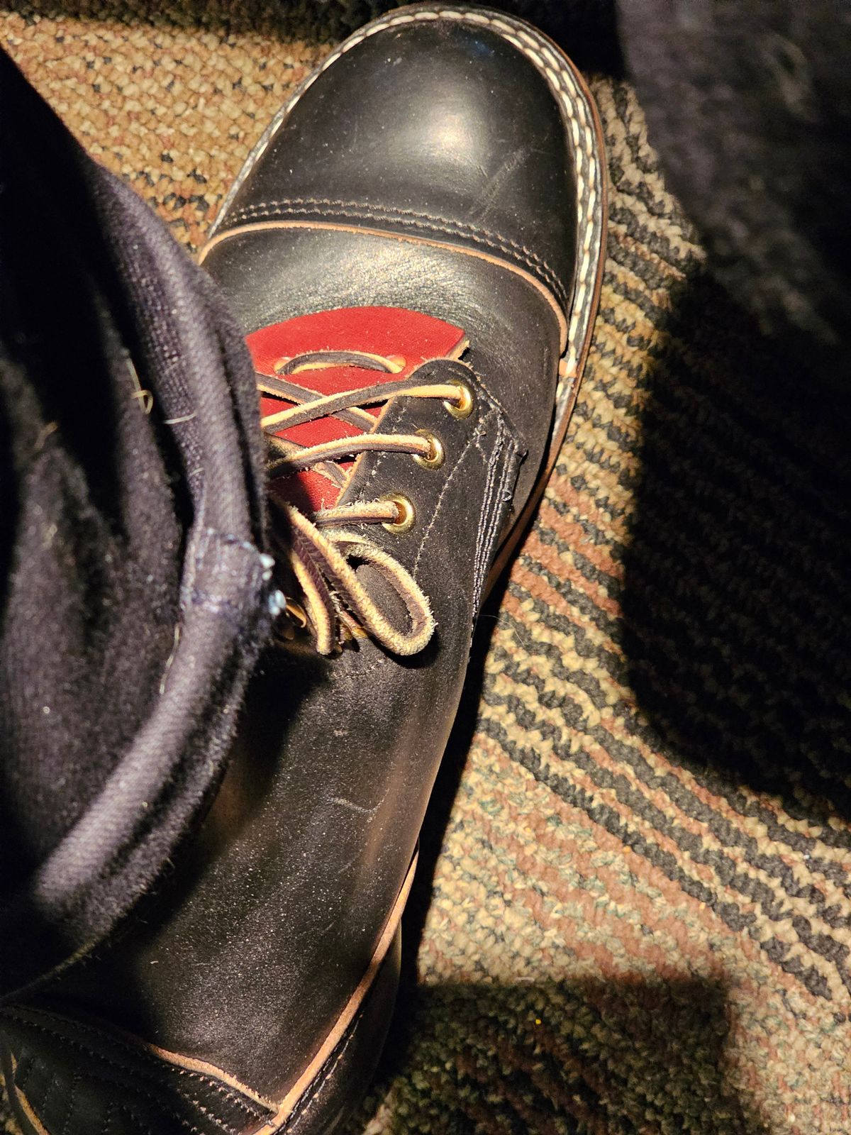 Photo by 1peter3 on December 14, 2023 of the Nicks Robert in Horween Black Chromexcel.