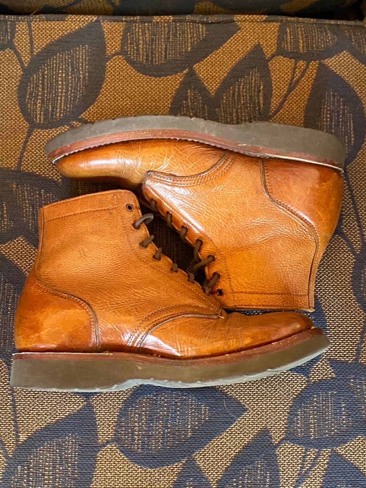 Photo by Chickenman on January 4, 2023 of the Anastazi Service Boot in Whiskey Veg-Tanned Calfskin.