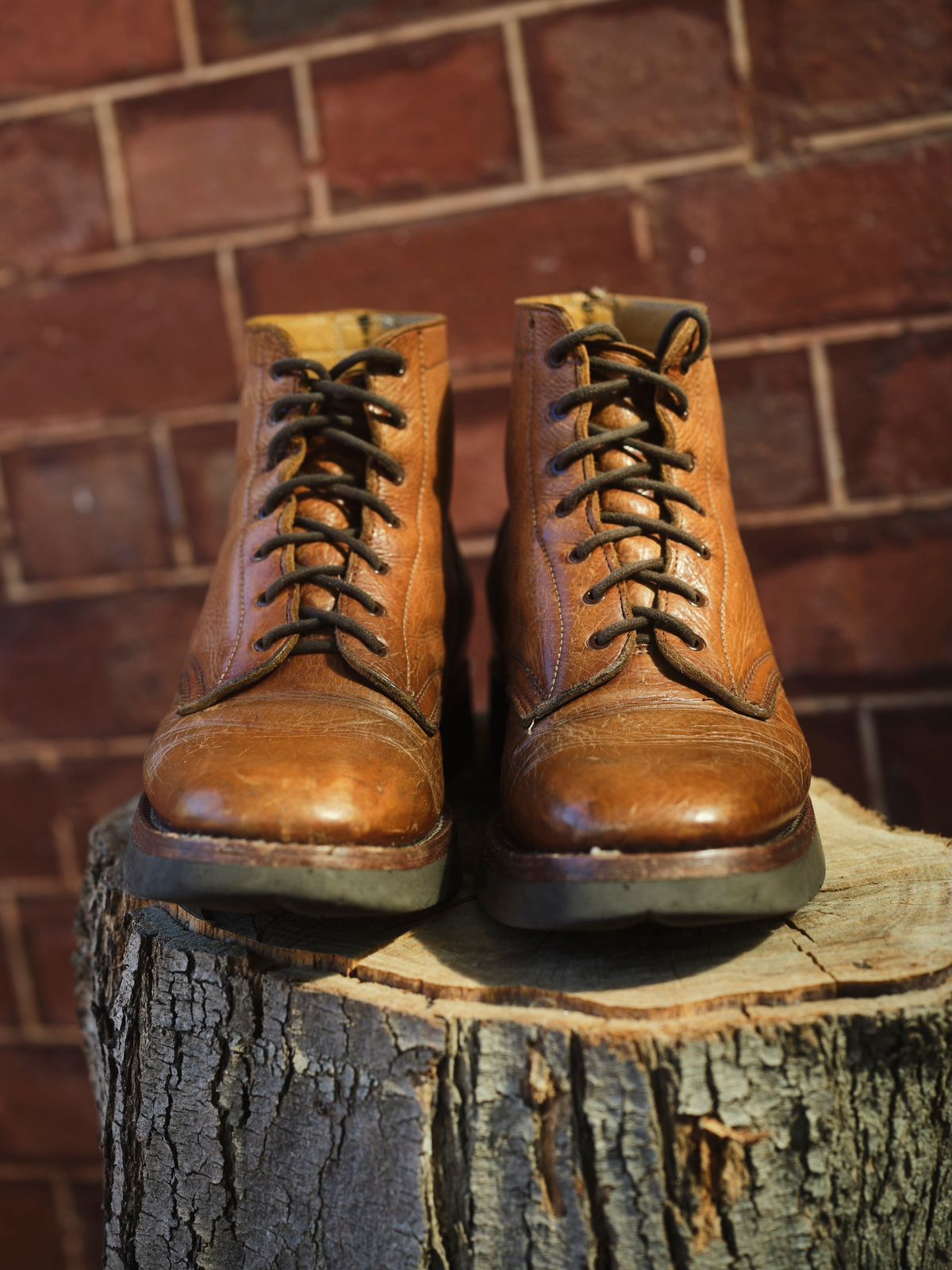 Photo by Chickenman on February 1, 2023 of the Anastazi Service Boot in Whiskey Veg-Tanned Calfskin.