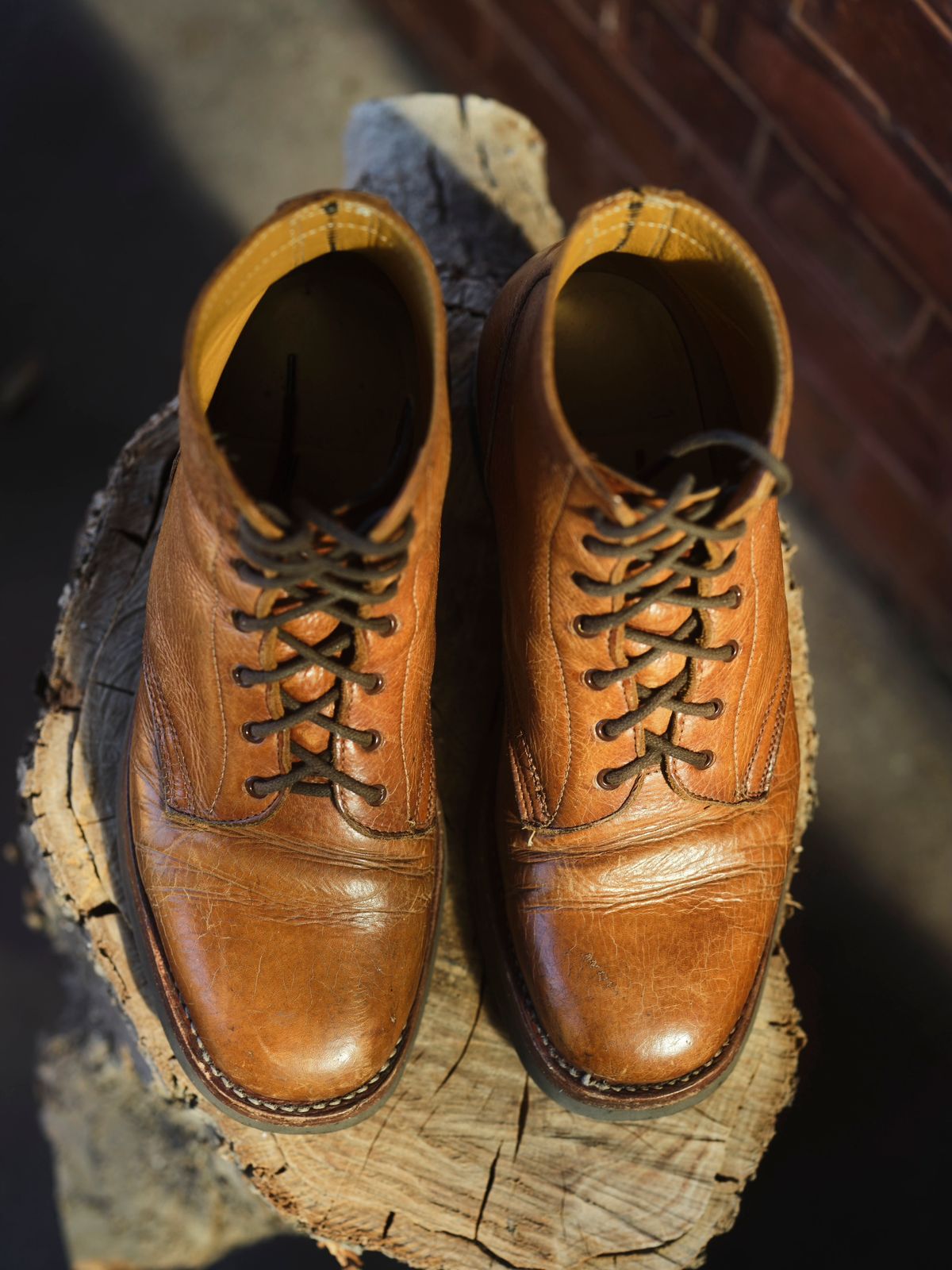 Photo by Chickenman on February 1, 2023 of the Anastazi Service Boot in Whiskey Veg-Tanned Calfskin.