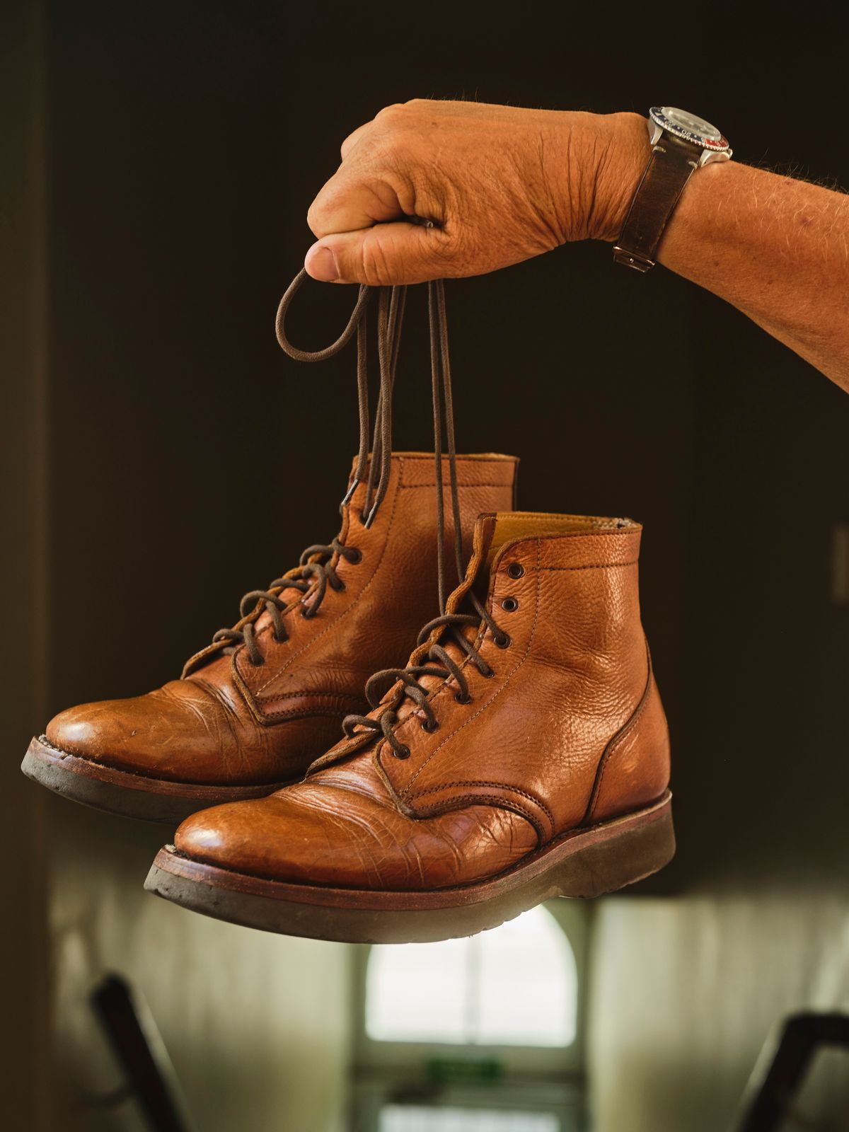 Photo by Chickenman on March 4, 2023 of the Anastazi Service Boot in Whiskey Veg-Tanned Calfskin.