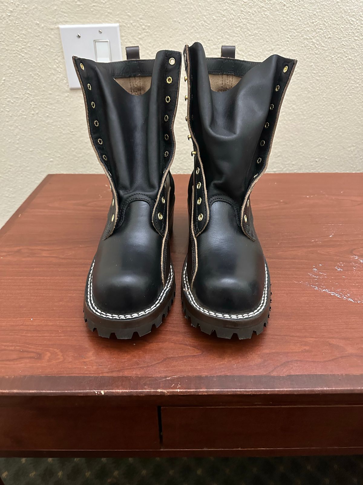 Photo by crkath77 on November 1, 2022 of the Nicks Unlisted Model in Horween Black Chromexcel.