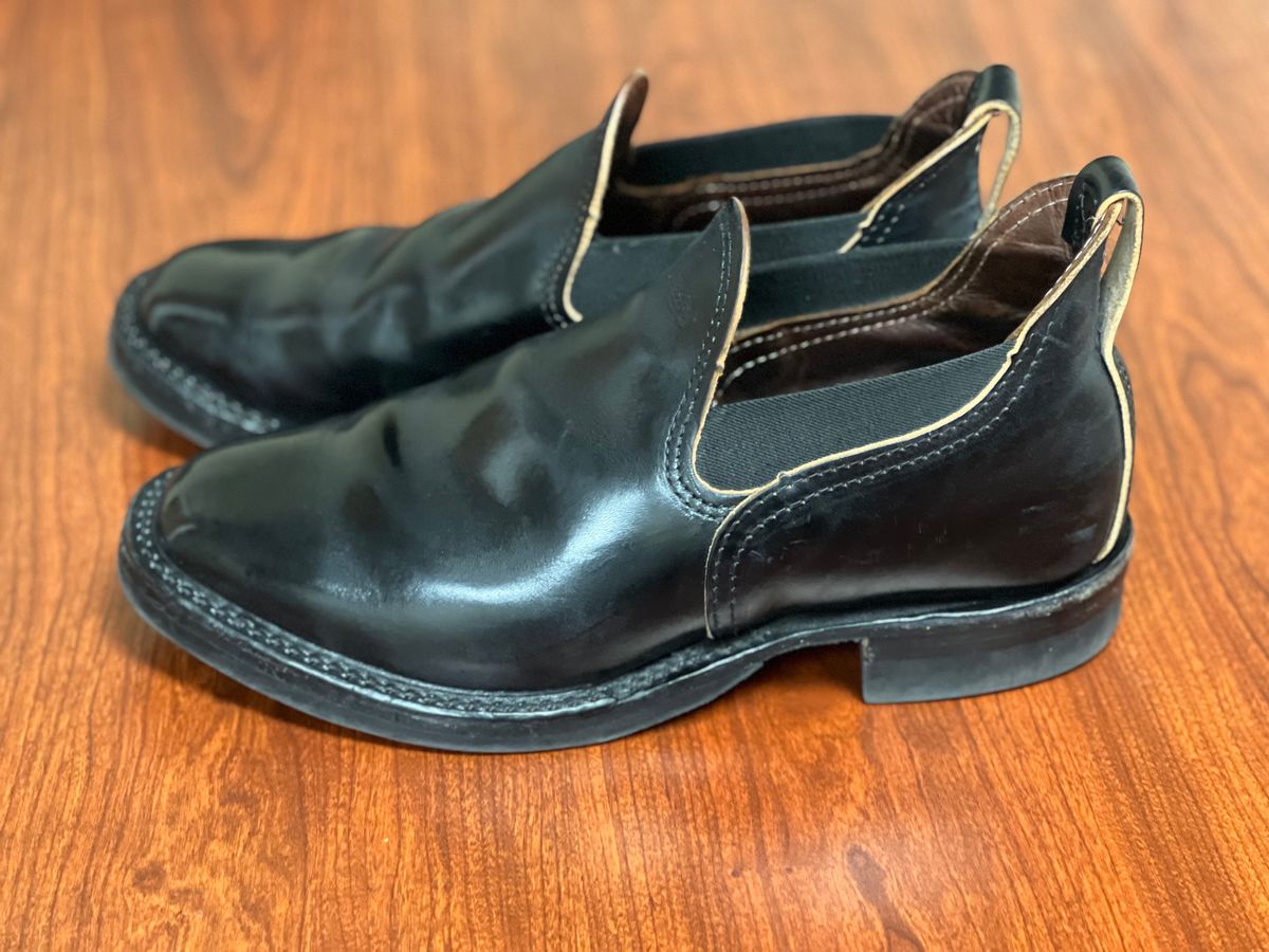 Photo by PonyTetrich on August 28, 2023 of the Wesco Romeo in Maryam Black Horsehide.