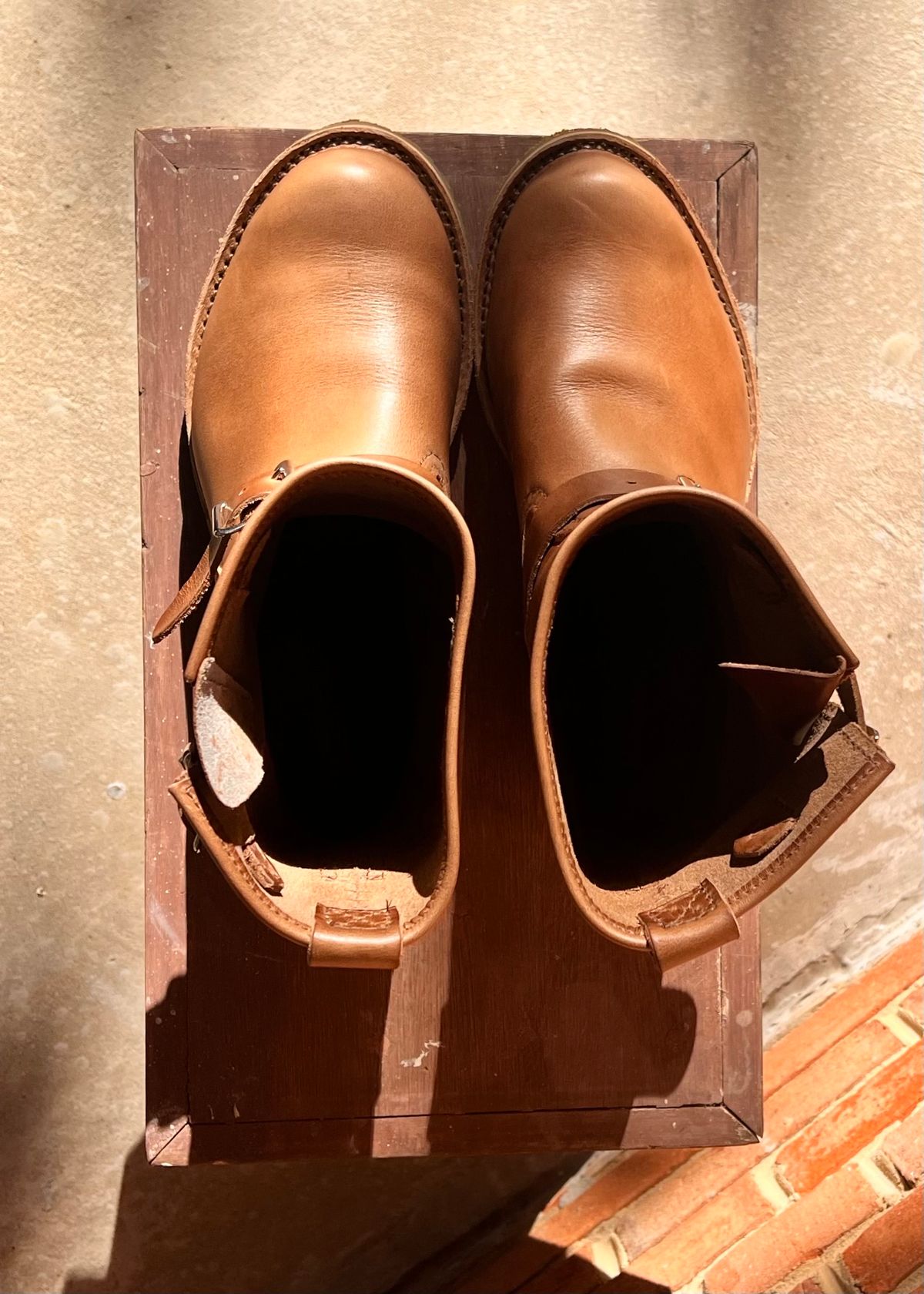Photo by PonyTetrich on October 11, 2024 of the Wesco Boss Engineer Boot in Horween Natural Chromexcel.