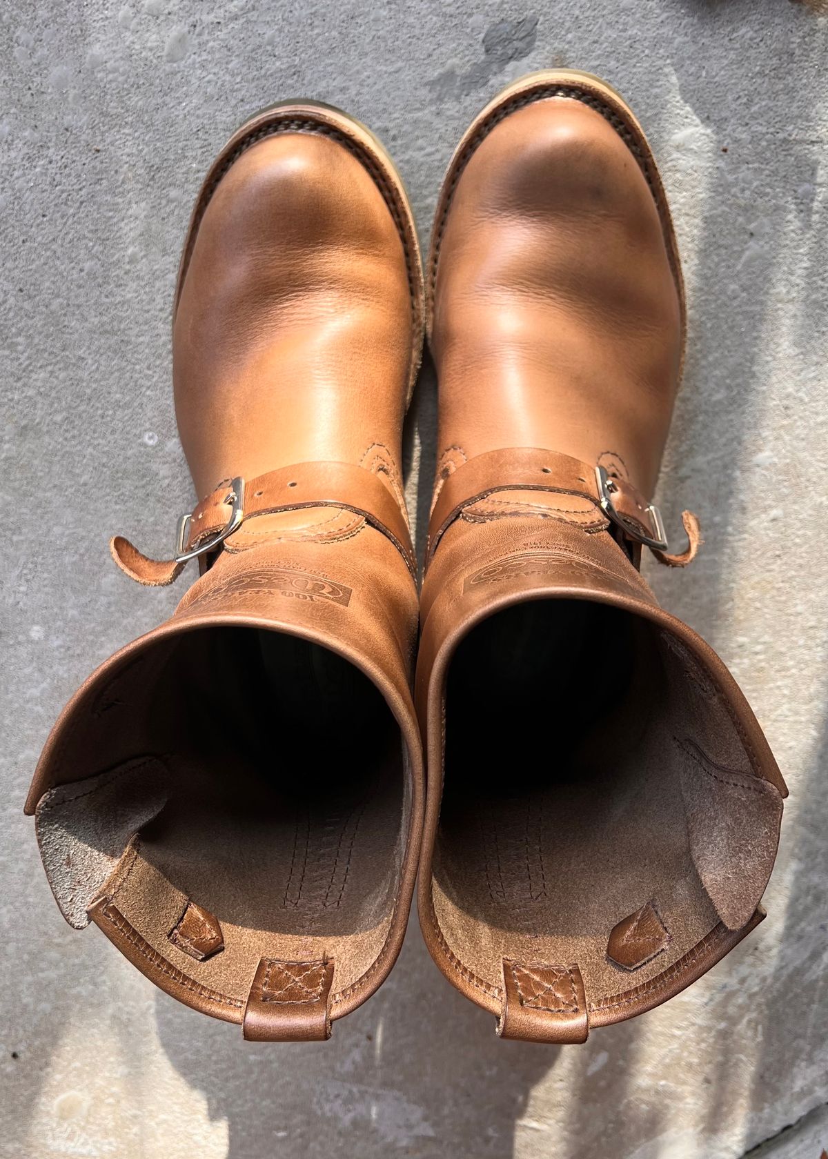 Photo by PonyTetrich on November 2, 2024 of the Wesco Boss Engineer Boot in Horween Natural Chromexcel.