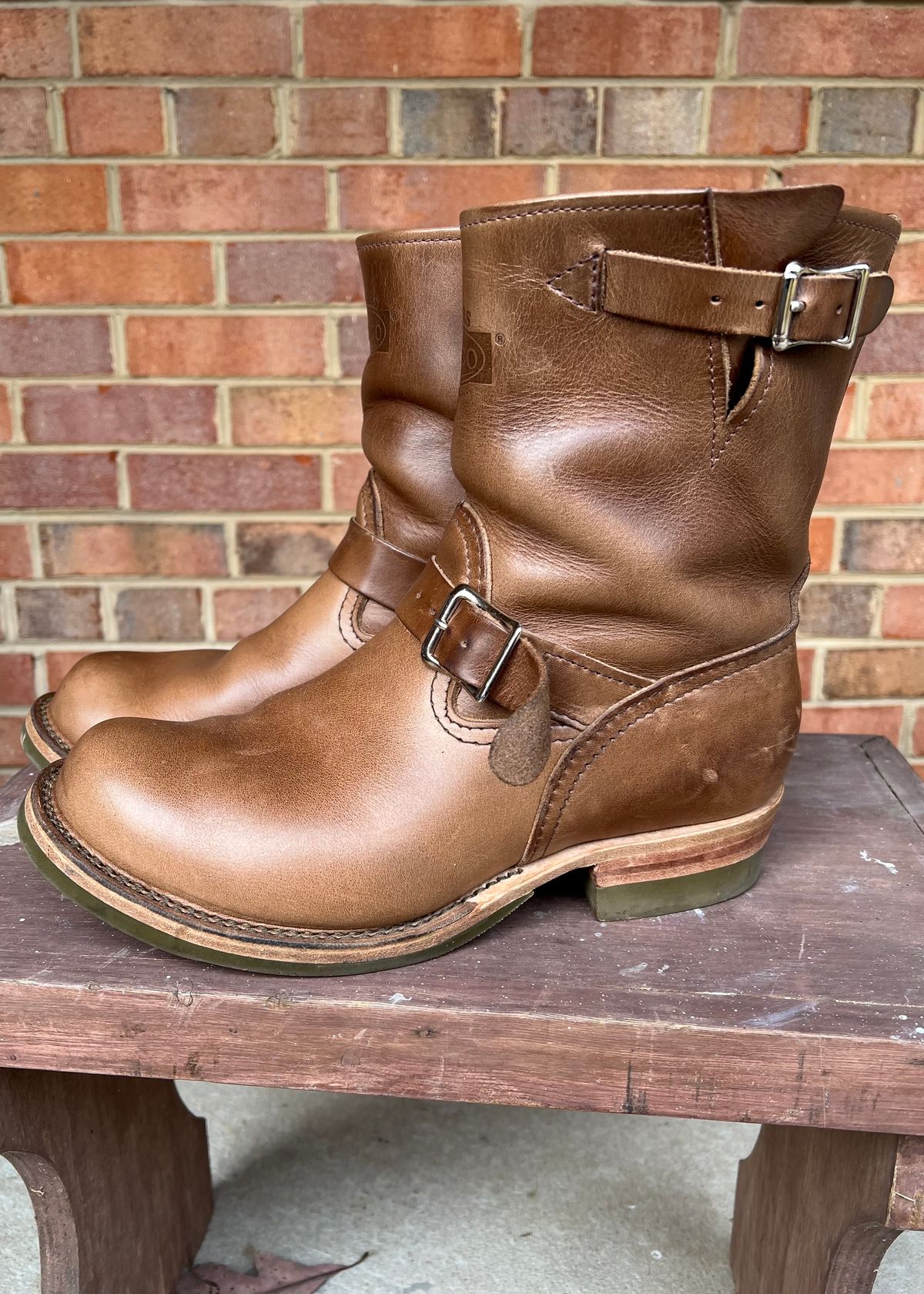 Photo by PonyTetrich on December 1, 2024 of the Wesco Boss Engineer Boot in Horween Natural Chromexcel.