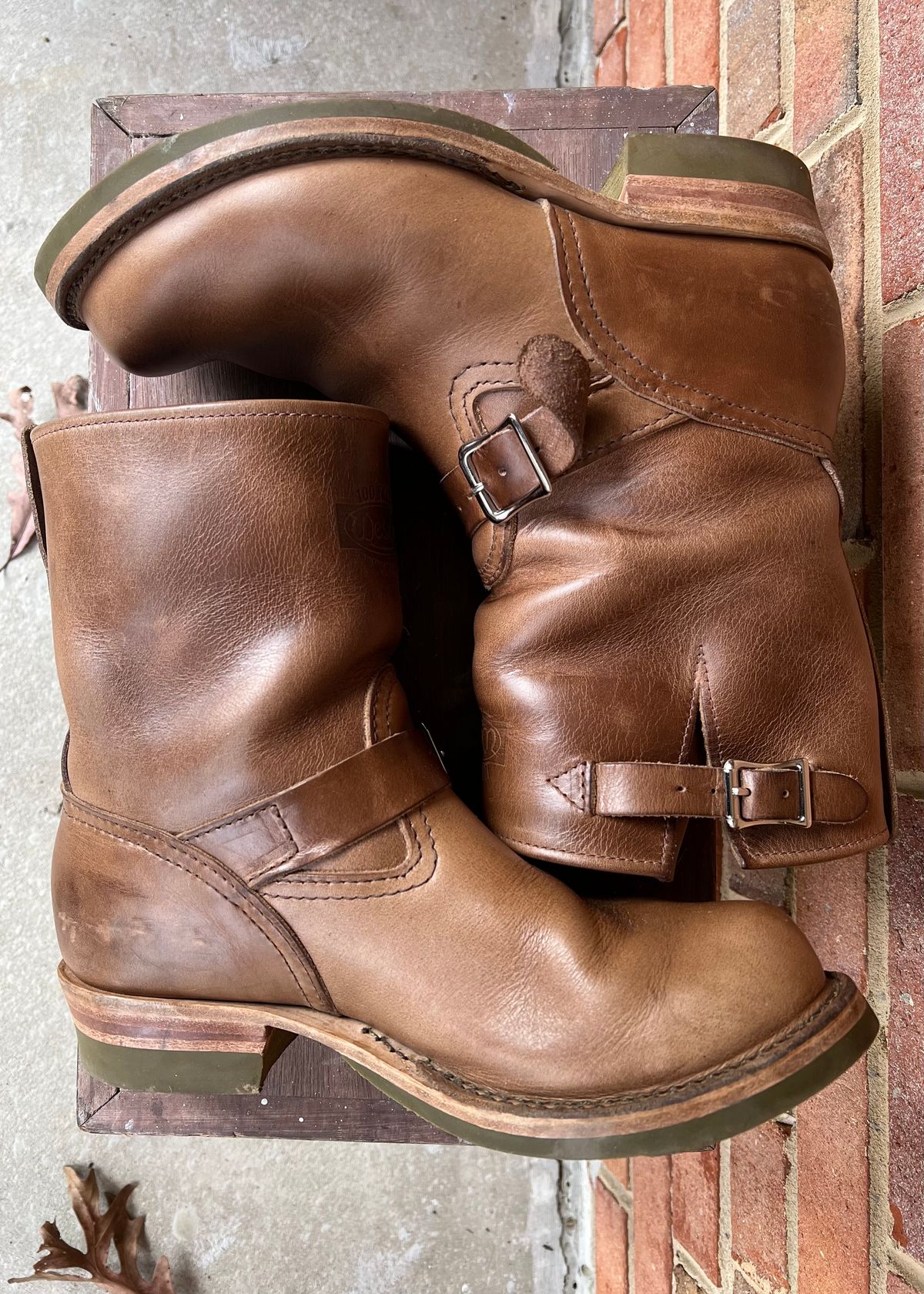 Photo by PonyTetrich on December 1, 2024 of the Wesco Boss Engineer Boot in Horween Natural Chromexcel.