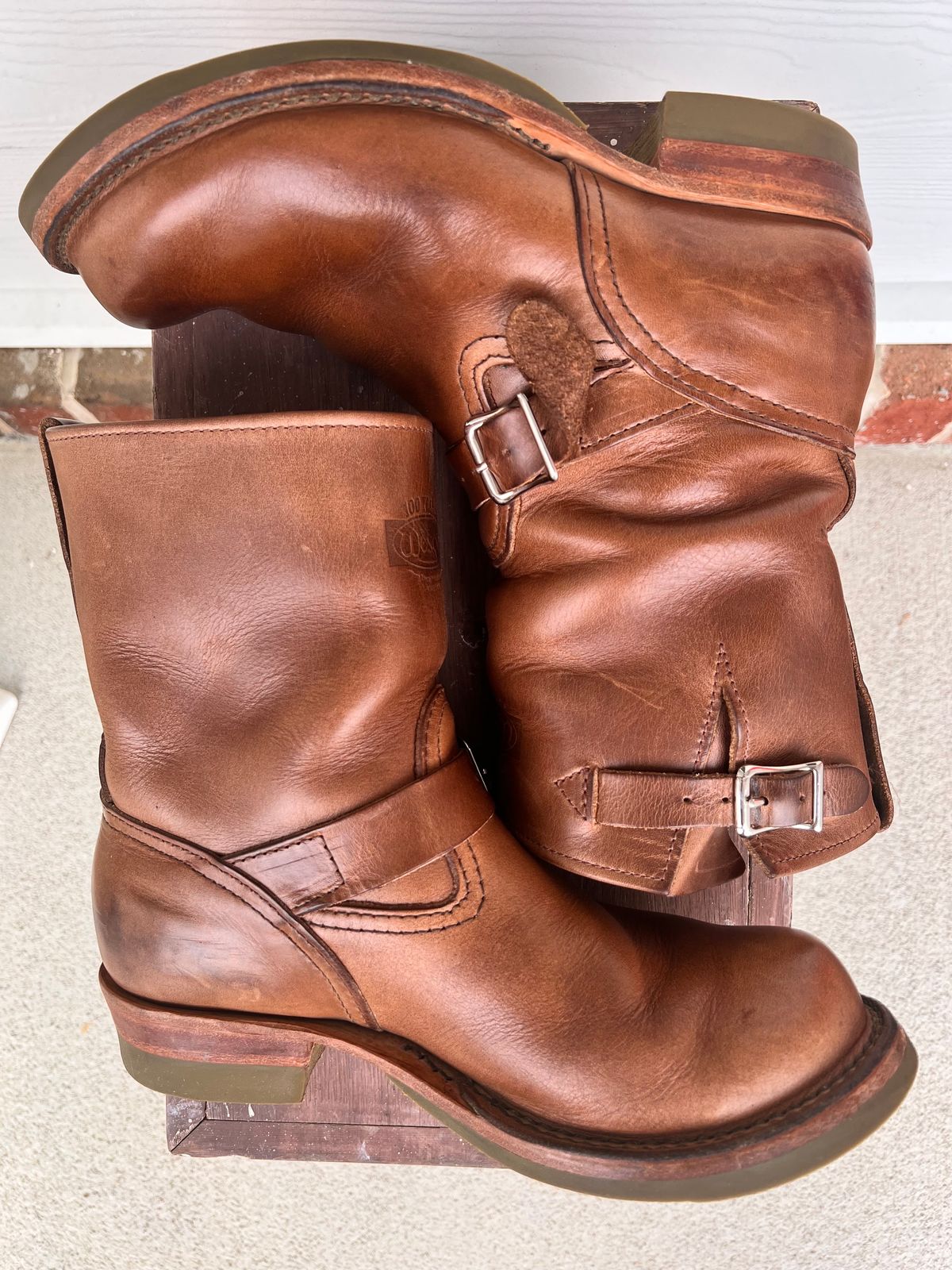 Photo by PonyTetrich on April 5, 2025 of the Wesco Boss Engineer Boot in Horween Natural Chromexcel.