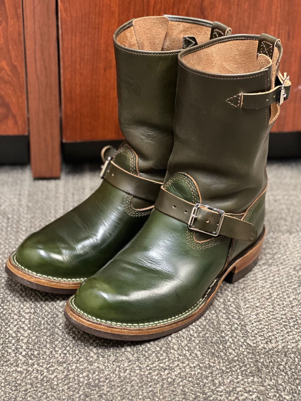 Photo by PonyTetrich on September 21, 2023 of the Wesco Boss Engineer Boot in Horween Olive Chromexcel.