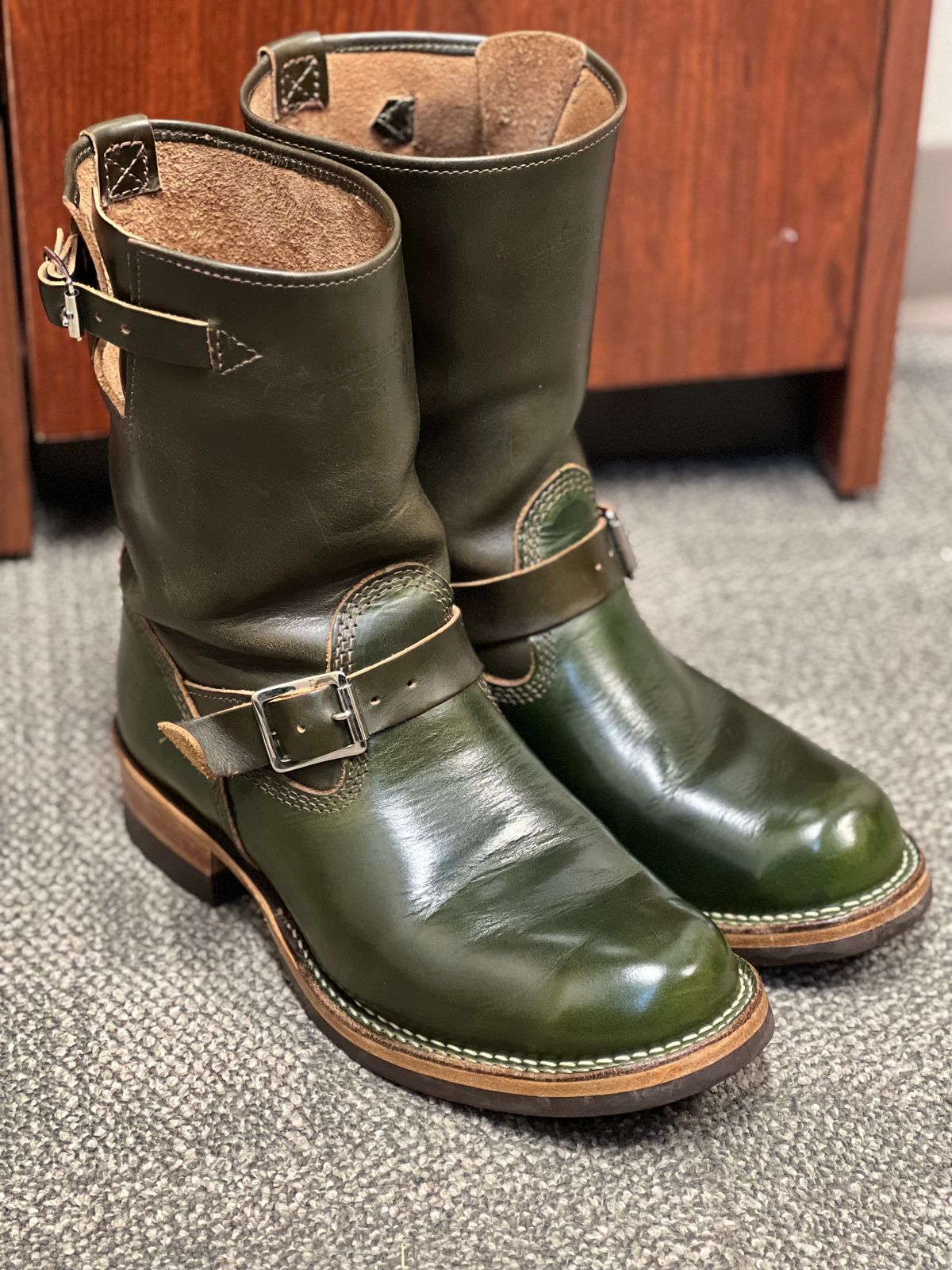 Photo by PonyTetrich on September 21, 2023 of the Wesco Boss Engineer Boot in Horween Olive Chromexcel.