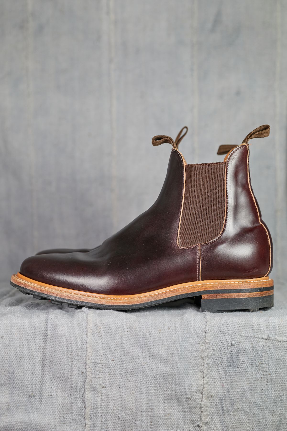 Photo by radamushotto on November 1, 2022 of the Viberg Chelsea in Horween Color 8 Shell Cordovan.