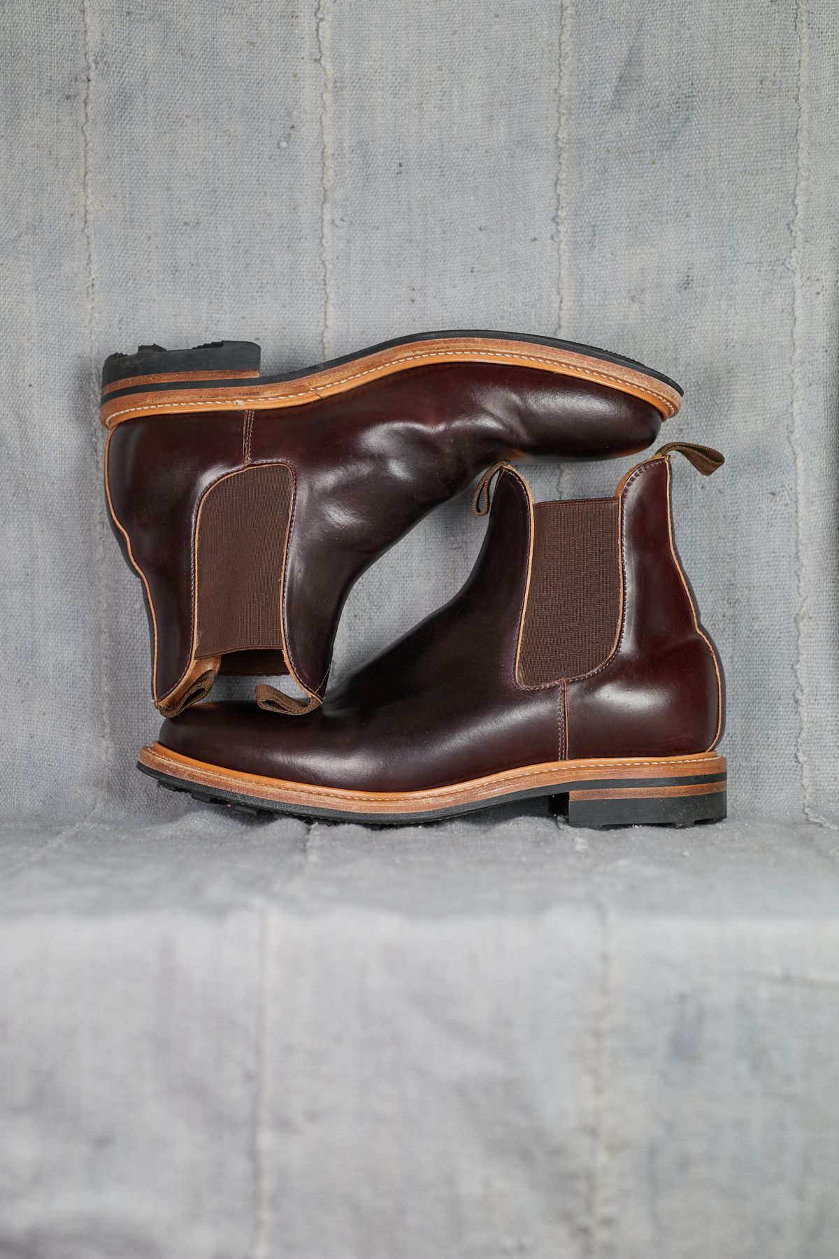 Photo by radamushotto on November 1, 2022 of the Viberg Chelsea in Horween Color 8 Shell Cordovan.