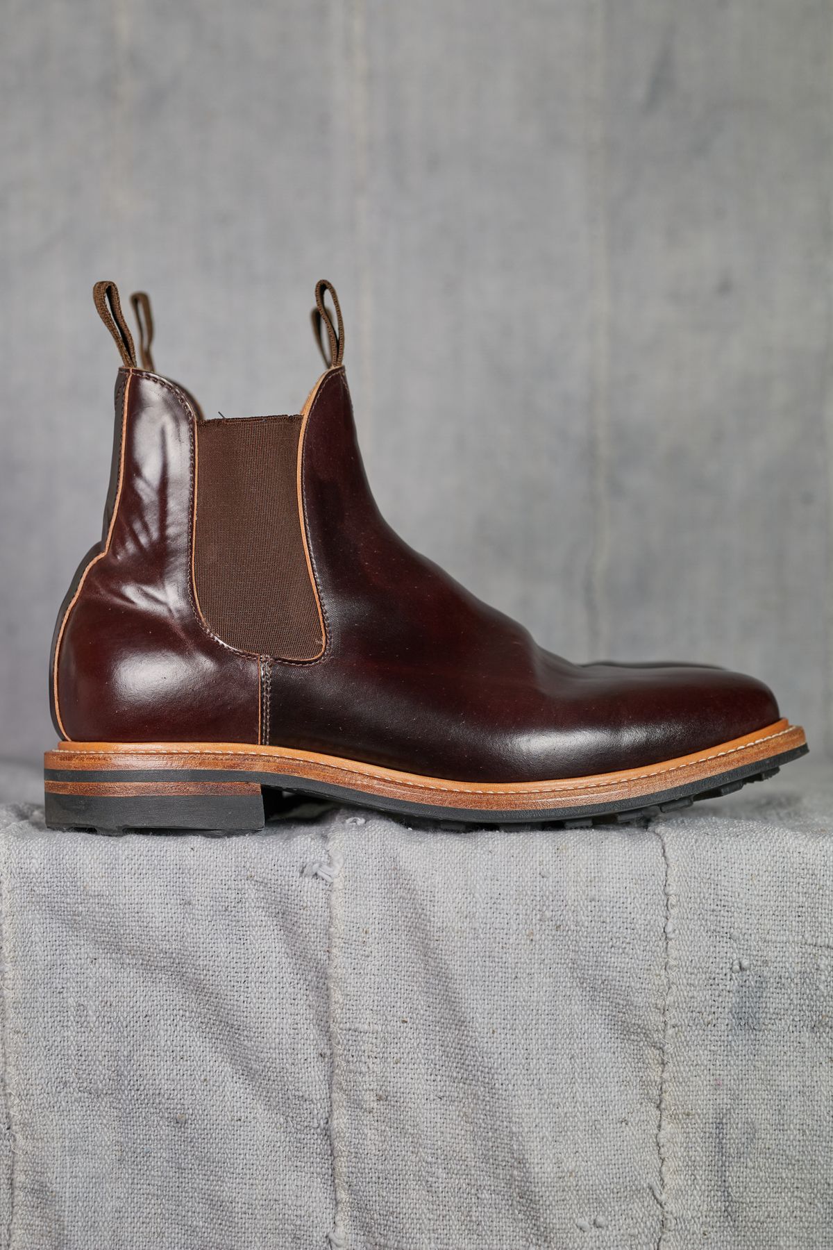 Photo by radamushotto on February 2, 2023 of the Viberg Chelsea in Horween Color 8 Shell Cordovan.