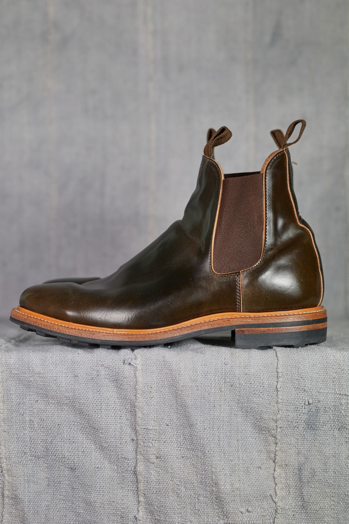 Photo by radamushotto on February 2, 2023 of the Viberg Chelsea in Horween Dark Cognac Shell Cordovan.