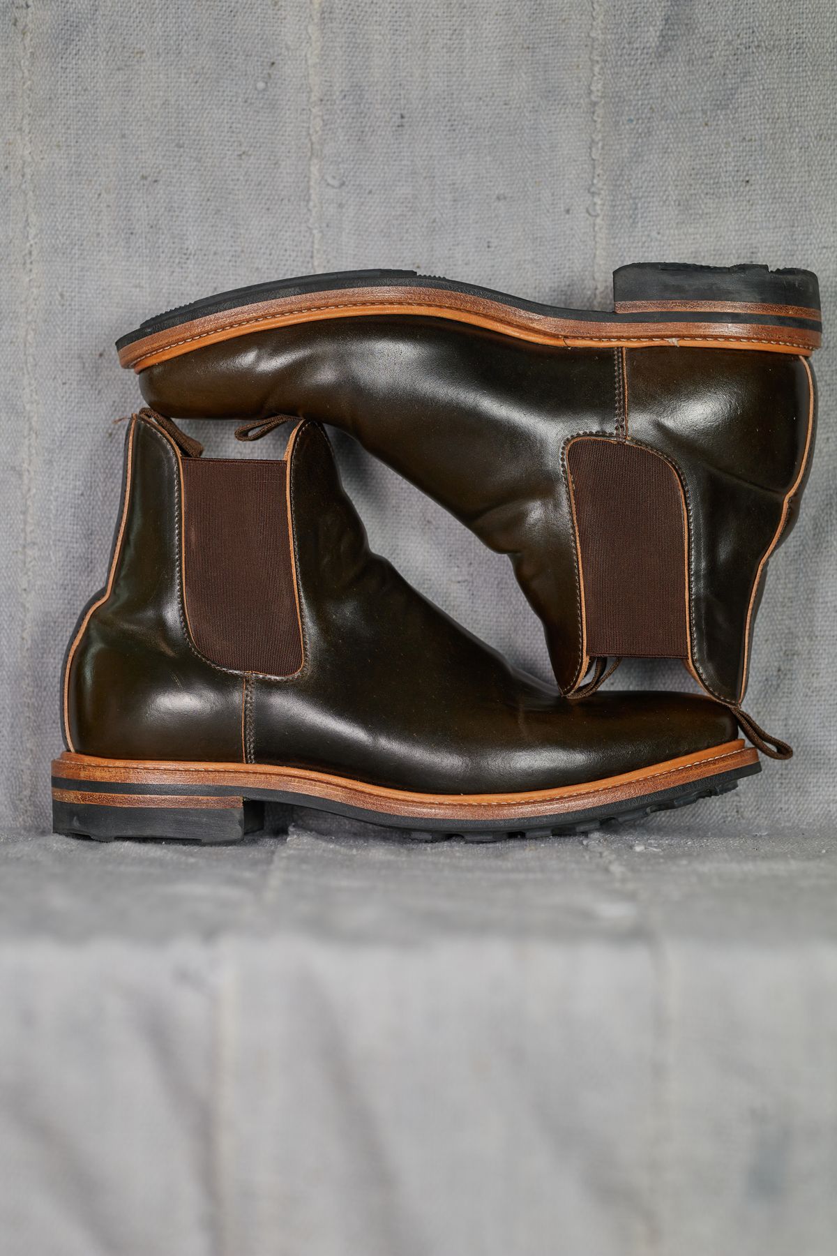 Photo by radamushotto on February 2, 2023 of the Viberg Chelsea in Horween Dark Cognac Shell Cordovan.