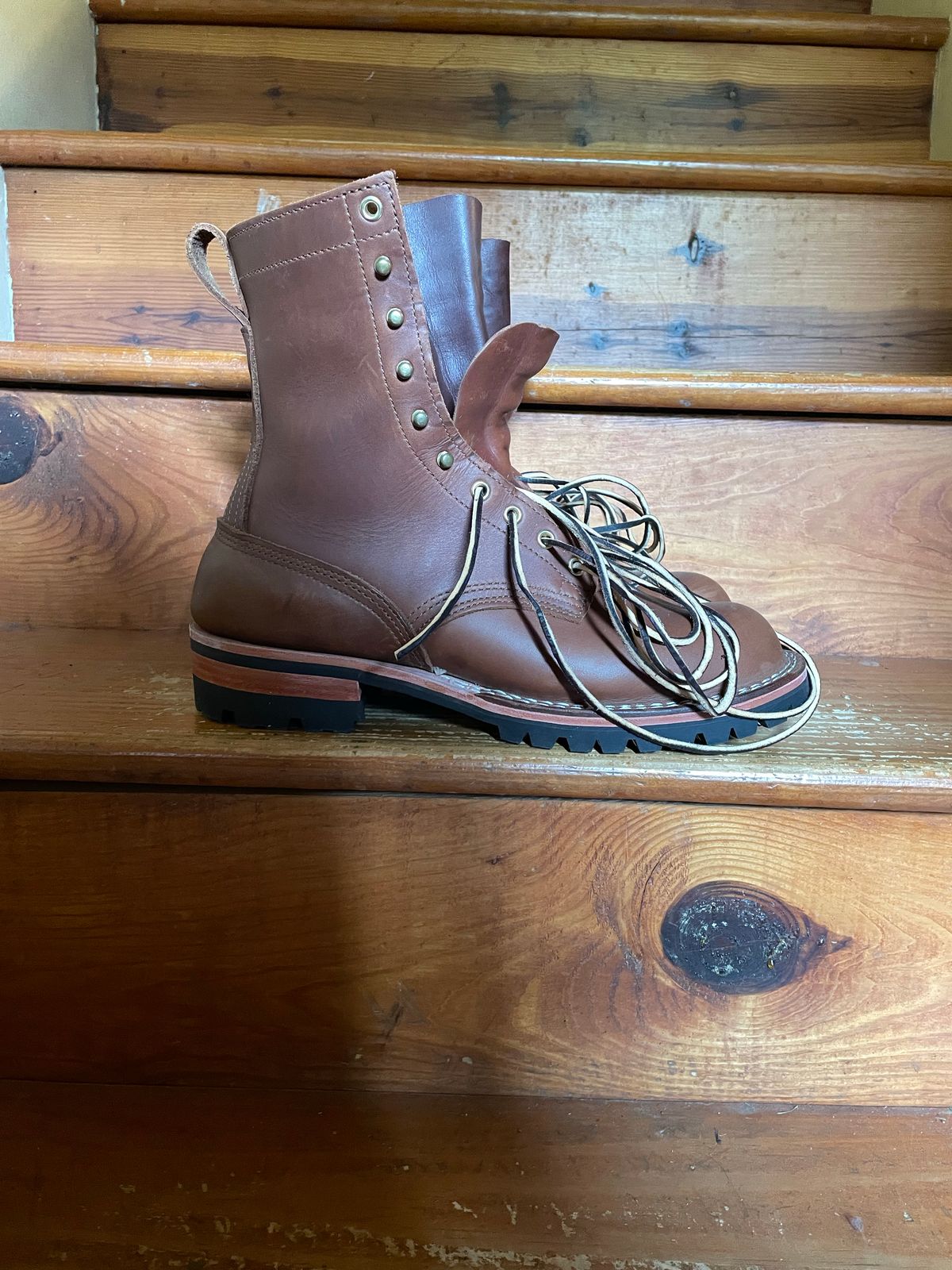 Photo by jjk_boots on October 2, 2022 of the Nicks Overlander in Seidel 1964 Brown.