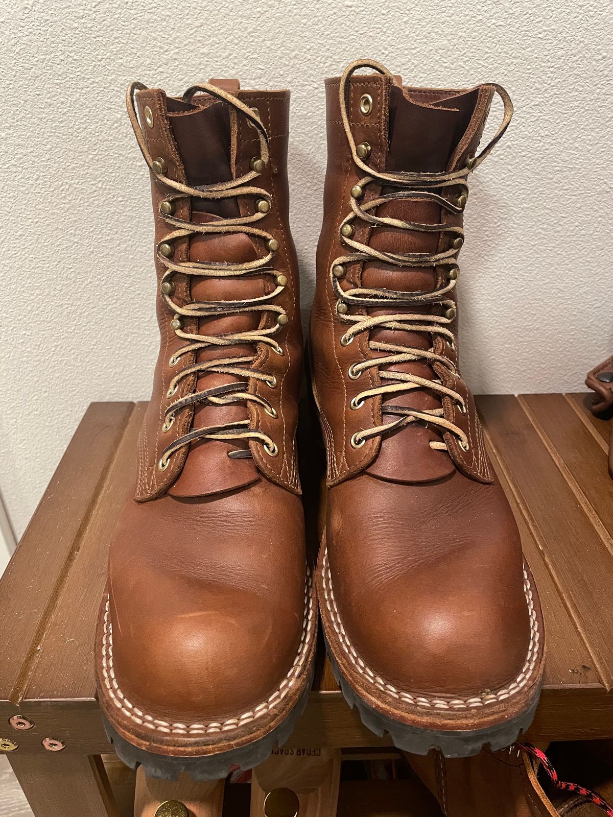 Photo by jjk_boots on December 5, 2022 of the Nicks Overlander in Seidel 1964 Brown.