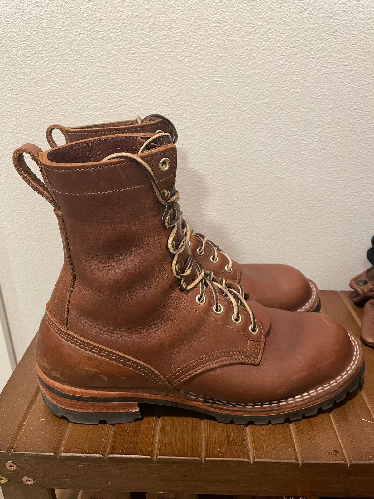 Photo by jjk_boots on December 5, 2022 of the Nicks Overlander in Seidel 1964 Brown.
