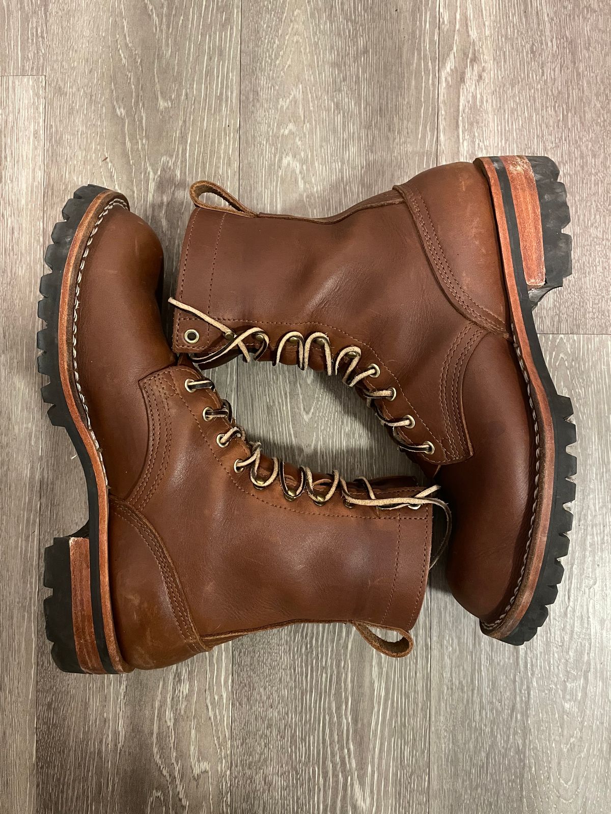Photo by jjk_boots on December 5, 2022 of the Nicks Overlander in Seidel 1964 Brown.