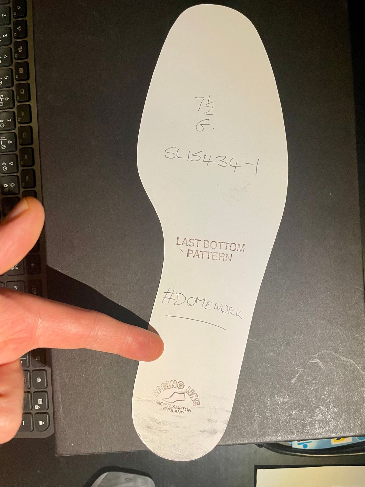Photo by RobinCarlo on October 5, 2022 of the Lennertson Brawler in Unknown Leather.