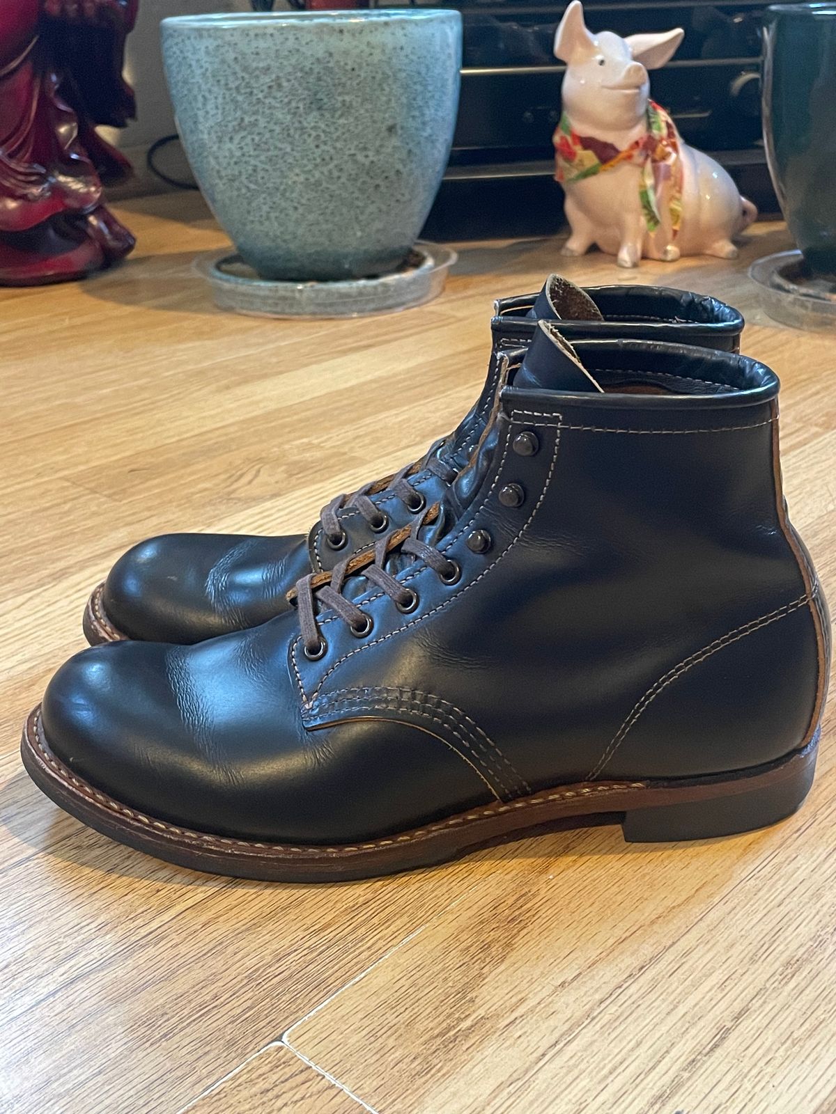 Photo by Ender on January 5, 2023 of the Red Wing Beckman Flatbox in S.B. Foot Black Klondike.