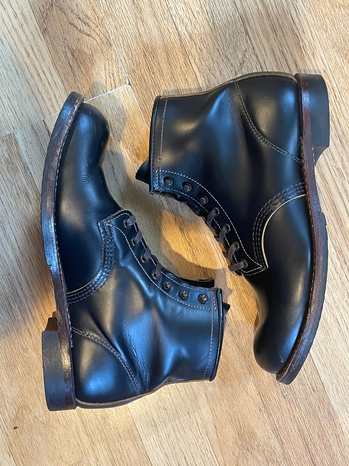 Photo by Ender on January 5, 2023 of the Red Wing Beckman Flatbox in S.B. Foot Black Klondike.