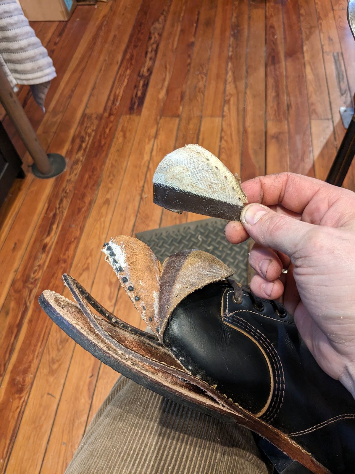 Photo by Ender on February 12, 2023 of the Red Wing Beckman Flatbox in S.B. Foot Black Klondike.