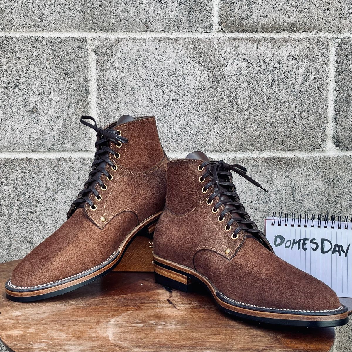 Photo by Ender on October 4, 2024 of the Iron Boots x Østmo Type 1 in Seidel Brown Oil Tan.