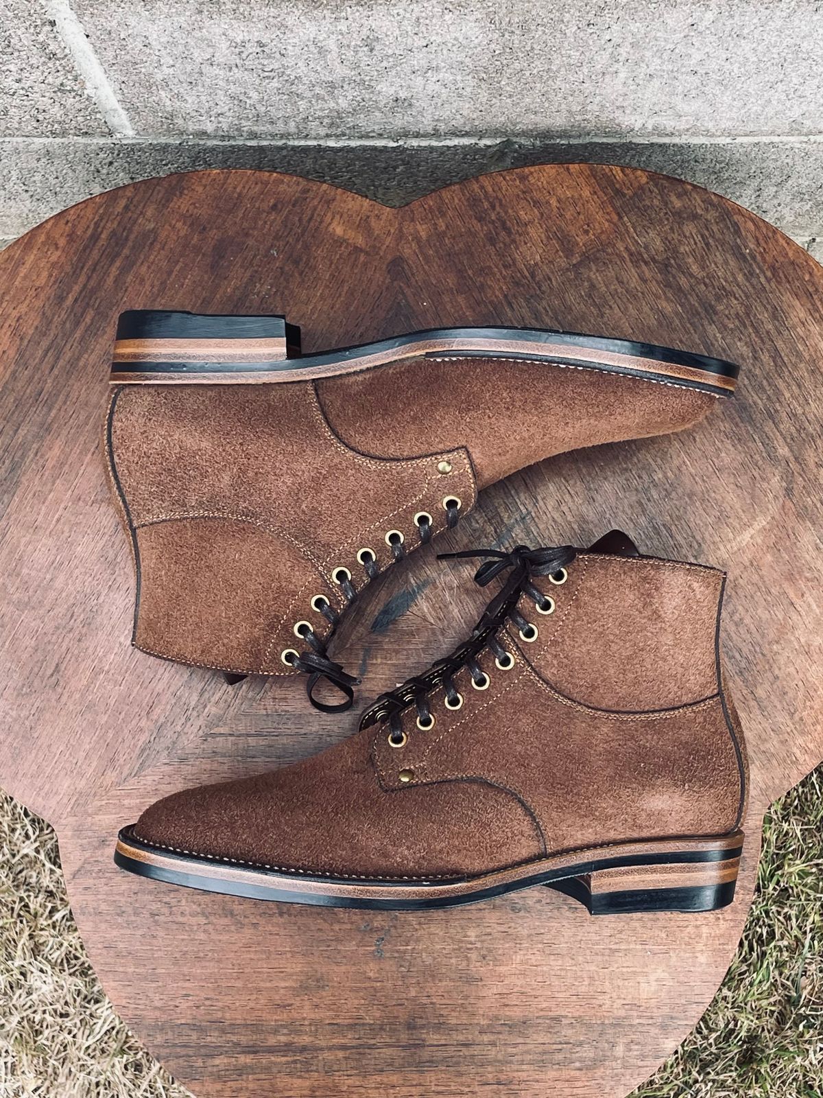 Photo by Ender on October 15, 2024 of the Iron Boots x Østmo Type 1 in Seidel Brown Oil Tan.