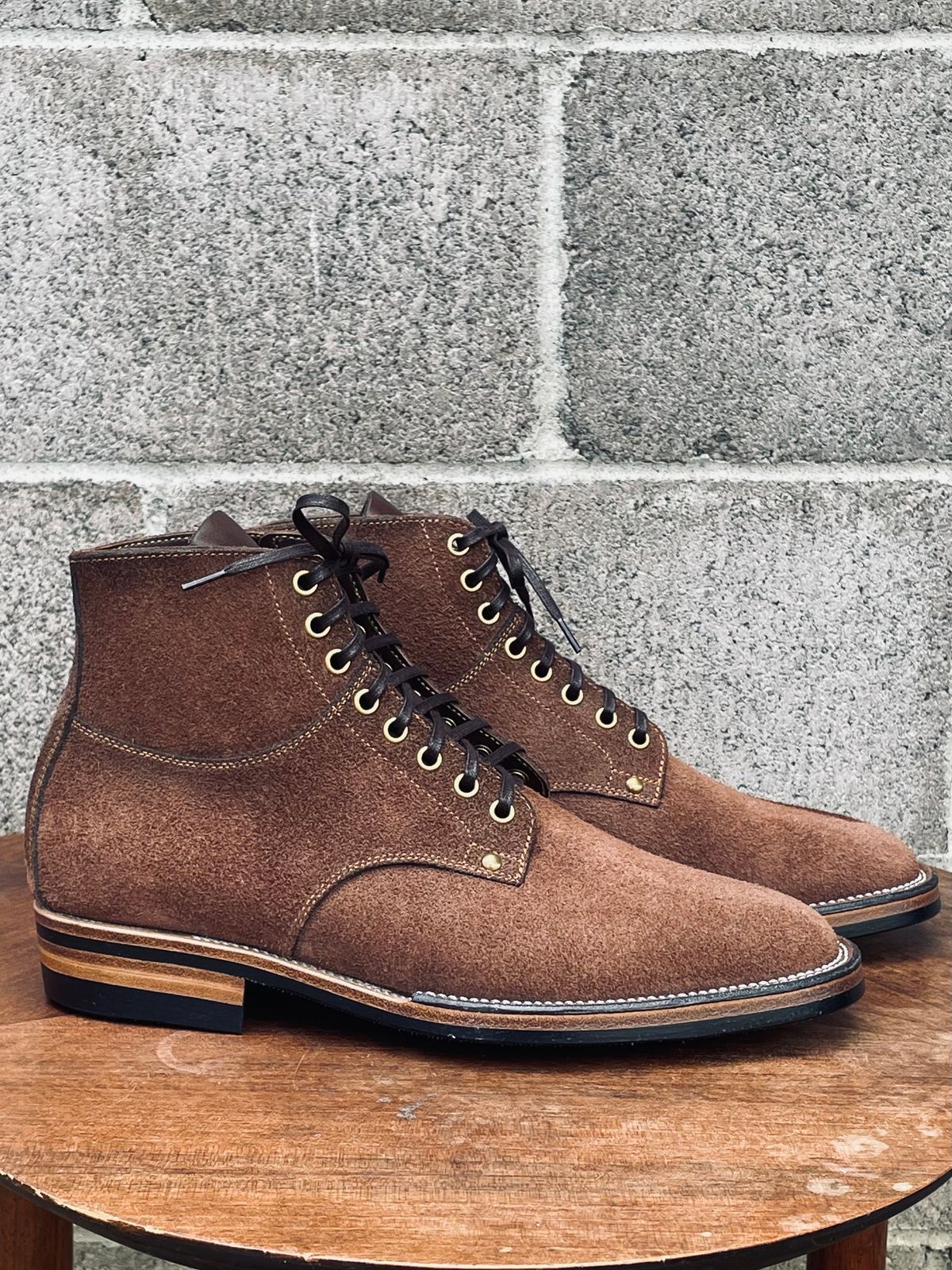Photo by Ender on October 15, 2024 of the Iron Boots x Østmo Type 1 in Seidel Brown Oil Tan.