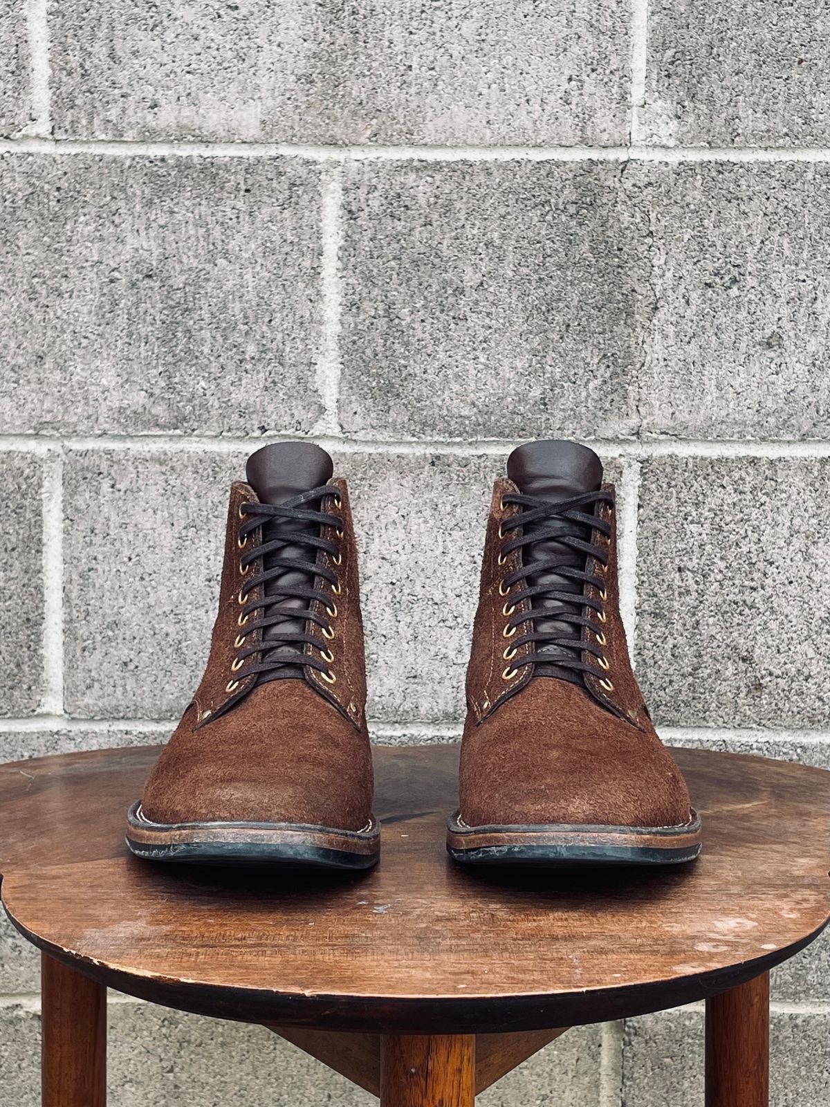 Photo by Ender on November 6, 2024 of the Iron Boots x Østmo Type 1 in Seidel Brown Oil Tan.