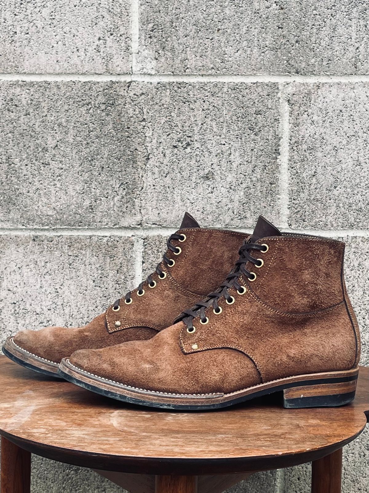 Photo by Ender on December 5, 2024 of the Iron Boots x Østmo Type 1 in Seidel Brown Oil Tan.