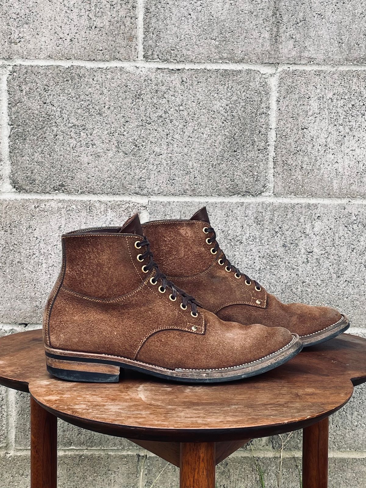 Photo by Ender on February 3, 2025 of the Iron Boots x Østmo Type 1 in Seidel Brown Oil Tan.