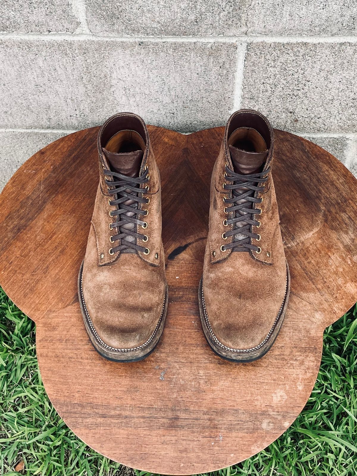 Photo by Ender on March 10, 2025 of the Iron Boots x Østmo Type 1 in Seidel Brown Oil Tan.