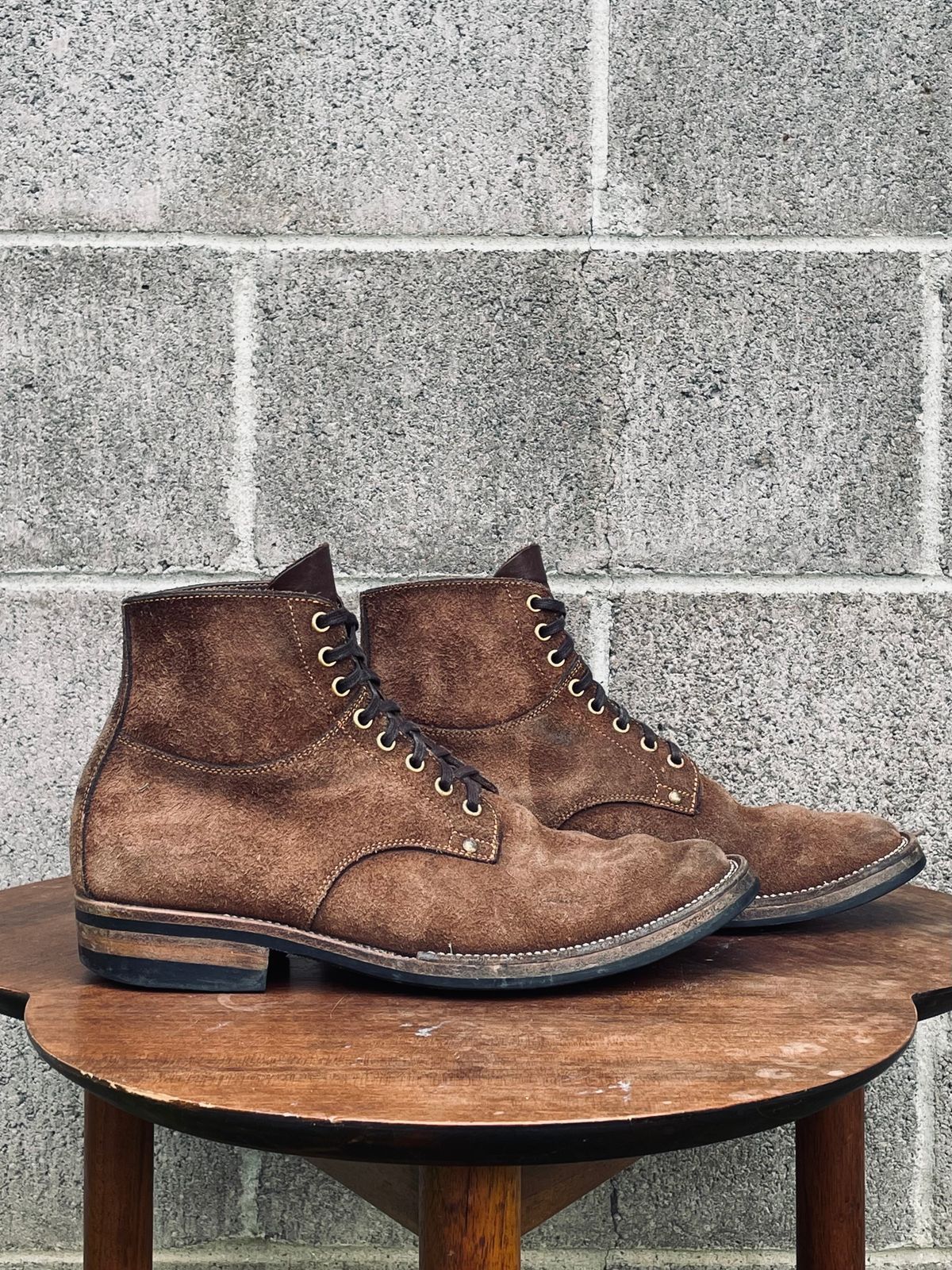 Photo by Ender on March 10, 2025 of the Iron Boots x Østmo Type 1 in Seidel Brown Oil Tan.