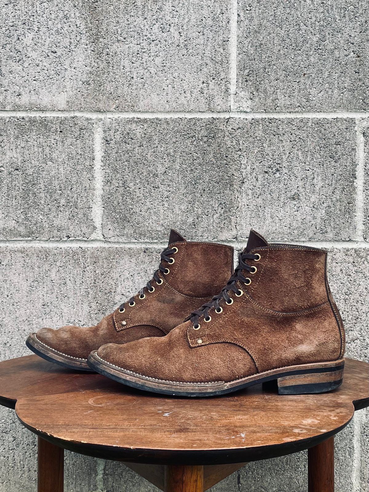 Photo by Ender on March 10, 2025 of the Iron Boots x Østmo Type 1 in Seidel Brown Oil Tan.